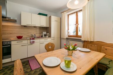Haus Sonnenrose - Ferienwohnung 2 für 4 Personen, mit extra Schlafzimmer und Küche