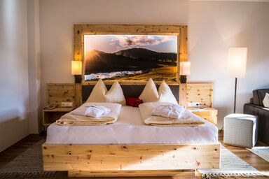 Biobauernhof-Hotel-Gasthof Hinteregger - Dorfblick Junior Suite