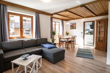 Neu! Sonnige Terrassen-Ferienwohnung in den Bergen