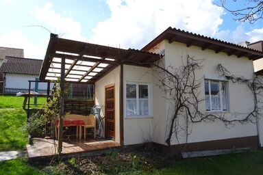 Kleines Ferienhaus in Garitz mit Garten, Terrasse und Grill