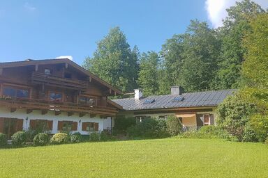Große Ferienwohnung in Oberschönau mit Garten, Grill und Terrasse