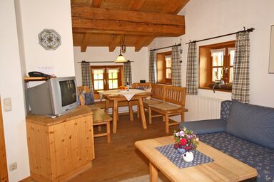 Bergbauernhof Simmerl - Ferienwohnung Geigelstein 60 qm mit zwei Schlafzimmer und Balkon