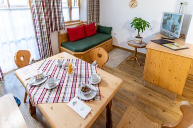 Gästehaus Hinterponholz - Ferienwohnung Nr. 3, Ostbalkon, W-LAN, 1 Schlafzimmer