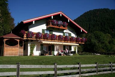 Landhaus am Waldrand - Großzügiger Landjunker-Salon für 2 Personen, Dusche/WC/Balkon, TV, W-LAN