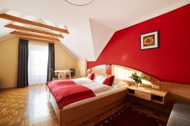 Hotel Garni Thermenoase - Mehrbettzimmer Komfort Plus | bis 2 Nächte