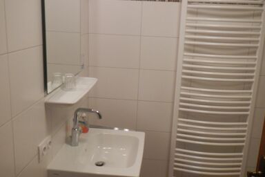 Privatzimmer Bäcker-Ferdl - Zweibettzimmer mit Dusche, WC
