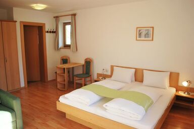 Berggasthof Bärnstatt - Dreibettzimmer 14, DU/WC, 1 bis 3 Nächte HP