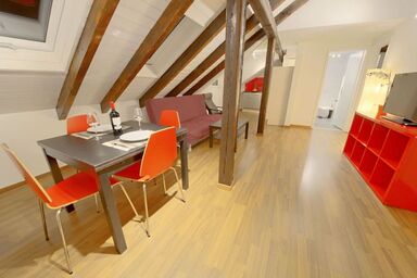 ZH Strawberry - Oerlikon HITrental Apartment