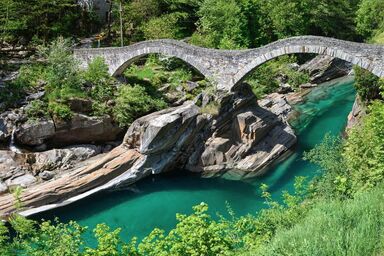 Ferienhaus im Verzascatal, Baden im Fluss, ideal für Familien und Wanderfreunde