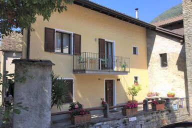 Charmantes Ferienhaus mitten im Dorfzentrum von Verscio, Centovalli Tessin