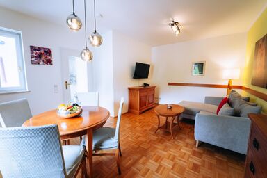 Ferienwohnungen Tivoli - Appartement Nr. 32, 45 qm, DU/WC, Wohn/Schlafzimmer, herrlicher Südbalkon