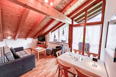 Haus am Balsberg - Dachstudio Hochplatte mit 2 Schlafzimmer und Balkon mit Bergblick