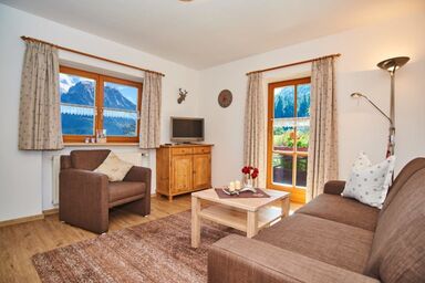 Ferienwohnungen Grünsteineck - Ferienwohnung Watzmann, 2-4 Personen, 55 qm, Balkon mit Bergblick