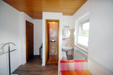 Birkenhof - Ferienwohnung bis 3 Personen, auf 2 Ebenen, 80 qm, Balkon und Terrasse