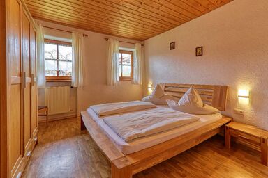 Ferienwohnungen Weghofer **** - Ferienwohnung Rosengarten (75qm) mit Sonnenterrasse