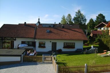 Ferienhaus Baumann - Ferienwohnung Eule 65qm mit schönem Blick auf den Hohenbogen