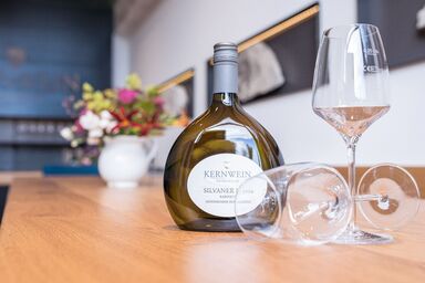 Weingut Kernwein - Einzelzimmer (23 qm) mit Frühstück