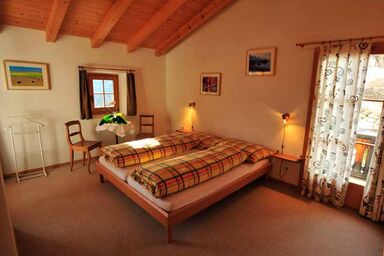 Bed & Breakfast "La Val" Trin - Doppelzimmer Bad /WC