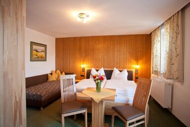 Pension Schierl - Dreibettzimmer