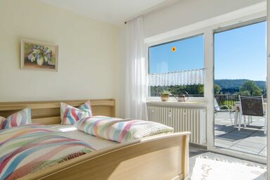 Ferienwohnung Hertel - Ferienwohnung im OG mit großem Terassenbalkon