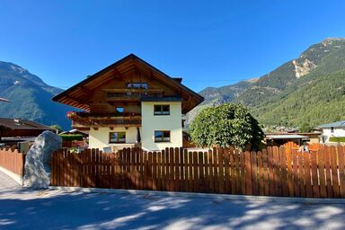 Großzügiges Appartment mit Balkon im Herzen von Tirol