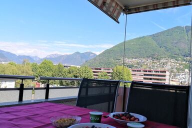 Locarno-Lido  -  2-Zi-Fewo mit grossem Balkon, 300 m zum See und 12 Fussminuten zur Piazza Grande