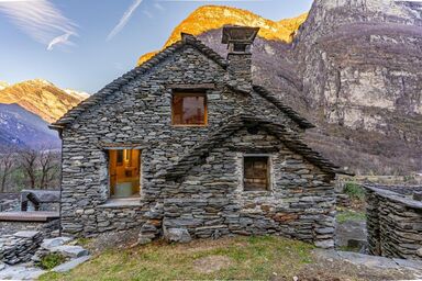 Historisches Steinhaus Cà Lüina Maggiatal