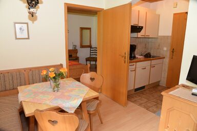 Ferienwohnungen Haus Monika - II Ferienwohnung 40 qm mit einem separaten Schlafzimmer, Wohnküche, Süd/Westbalkon