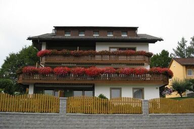 Gästehaus Steininger - Doppelzimmer (ca. 20qm) mit Balkon