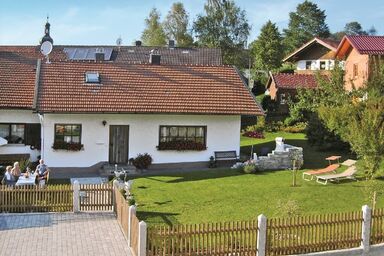 Ferienhaus Baumann - Ferienhaus Hohenbogenwinkel 120qm mit überdachter Terrasse und Grillmöglichkeit