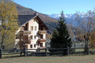 Ferienwohnung Chasa Müfaits 2. OG, (Tschierv).