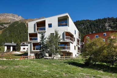 Alpine Lodge 2-Bett-Wohnung Chesa Plattner / "Bergbahnen All inklusiv" im Sommer