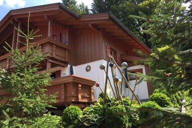 Ferienhaus in ruhiger Lage, mit Balkon, Terrasse und eigenem Gartenteil