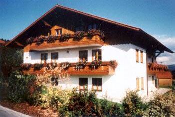 Gemütliche Ferienwohnung im Bayerischen Wald mit Grill und Garten