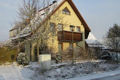 Komfortable Ferienwohnung in Ebensfeld mit Garten und Grill