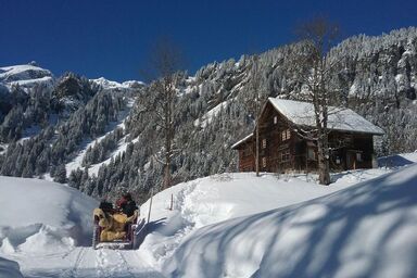 Uraltes Holzhaus mit Weitsicht und Ruhe in den Glarner Bergen