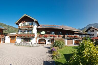 Ferienwohnungen Gastager inkl. Chiemgaukarte - III, Ferienwohnung Unternberg 46qm, Balkon, Kochnische, 2 Schlafzimmer, 1 Wohnz.