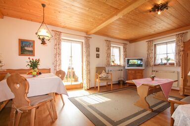 Gästehaus Beim Drucker - Chiemgau Karte - Ferienwohnung Rauschberg 2 Pers., 45 qm, Südbalkon, Wohnküche, 1 Schlafzimmer