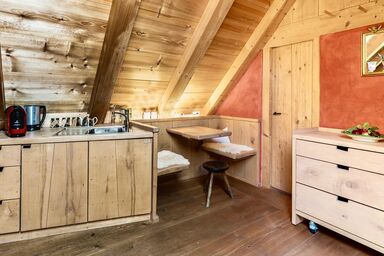 Zuhäusl am Chiemsee - Appartement Heuboden im Dachgeschoss Atelier mit Dusche / WC, 56qm