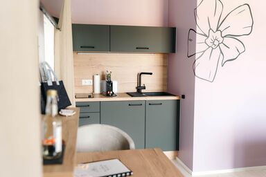 Pension Blumenwiese - Studio mit kleiner Küche, Dusche/WC, Terrasse
