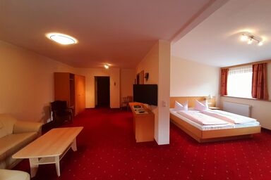 Hotel-Restaurant Gailberghöhe - Familienzimmer, Dusche und Bad, WC, Komfort