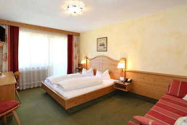 Pension Almrausch - Dreibettzimmer, Dusche oder Bad, WC