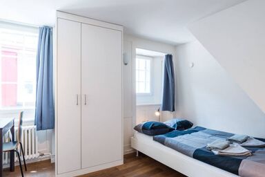 ZH Hof 2 - HITrental Apartment