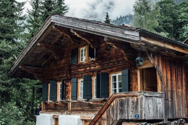 Alphütte bei Lenk und Gstaad