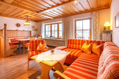 Beim Radl-Sepp inkl. Chiemgaukarte - Ferienwohnung Rauschberg 67qm, Balkon, Kochnische, 2 Schlafzimmer, 1 Wohnzimmer