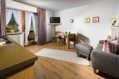 Ferienwohnungen Löslerlehen - Ferienwohnung Watzmann, 25 qm, 1-2 Personen, 1 separates Schlafzimmer, Balkon