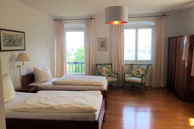 Villa Sawallisch - Familiensuite Bruckner mit 3 Schlafzimmer max. 5 Personen