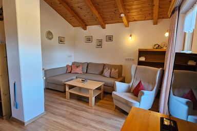 Ferienwohnungen Bauer - Chiemgau Karte - Ferienwohnung Zuahaisl für 4 Personen, 2 Schlafzimmer mit Balkon, 70 m²