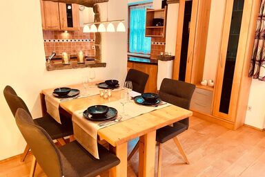 Ferienwohnung Bergblick - Ferienwohnung 94qm, 3 Schlafzimmer, Küche, Wohnzimmer, Bad mit Dusche/WC, separates WC, Balkon