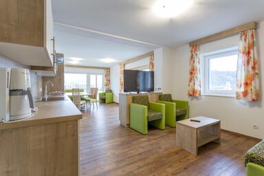 Aparthotel am Reitecksee - Fewo D (6-9 Personen/3 SZ, 1 WSR)